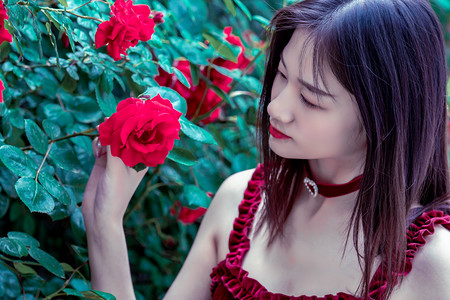 王毅会见上海合作组织秘书长叶尔梅克巴耶夫